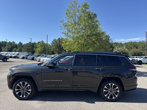 Used 2022 Jeep Grand Cherokee L Overland w/ Advanced Protech Group III AWD/4WD image 4