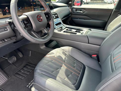 Used 2026 Nissan Armada PRO-4X w/ Captain's Chari Seat Package AWD/4WD image 4