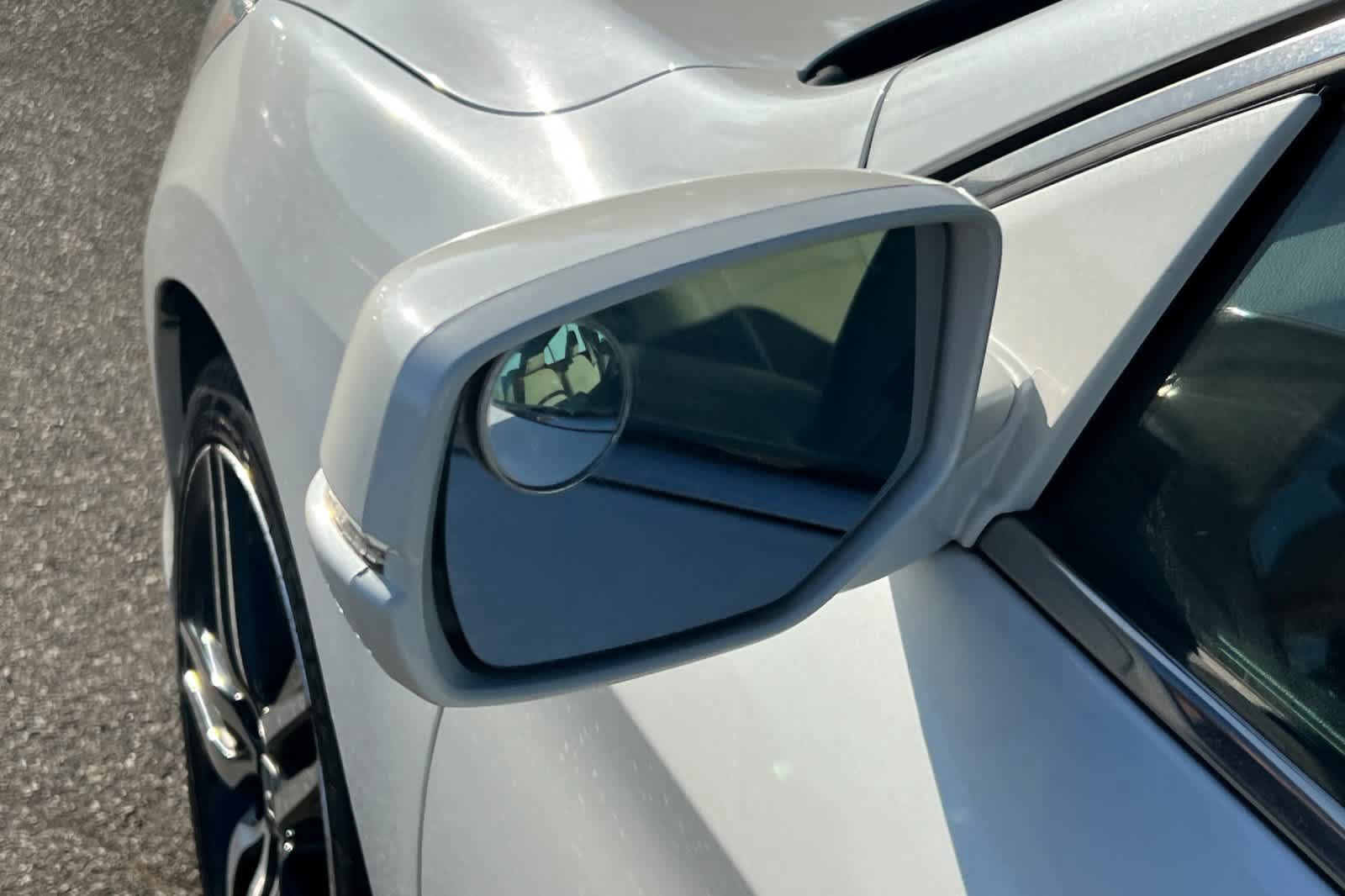 Used 2017 Honda Accord Touring image 11