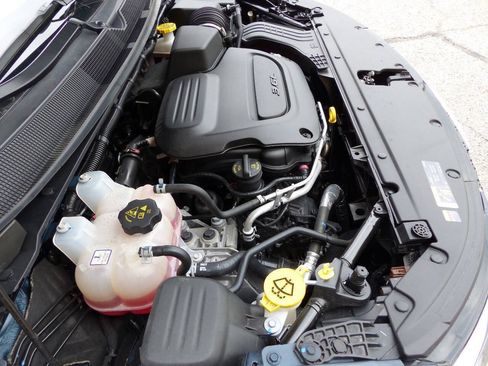 Used 2025 Chrysler Pacifica Select FWD image 30