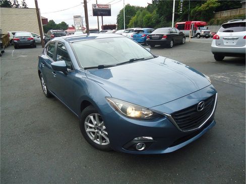 Used 2014 MAZDA MAZDA3 i Touring w/ Technology Package FWD image 3