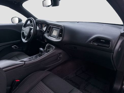 Used 2017 Dodge Challenger SXT RWD image 30