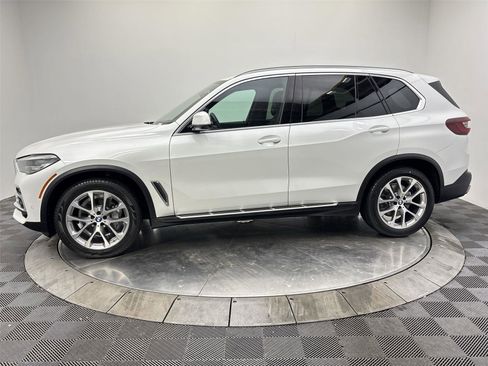 Used 2022 BMW X5 xDrive40i w/ Parking Assistance Package image 16