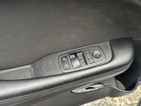 Used 2018 Dodge Challenger SXT RWD image 10