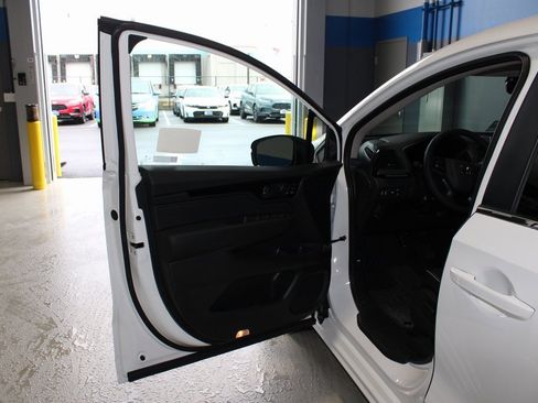 New 2026 Honda Odyssey Touring image 17