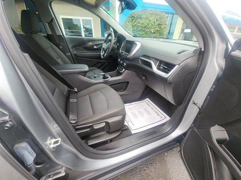 Used 2024 GMC Terrain SLE w/ Driver Convenience Package AWD/4WD image 10