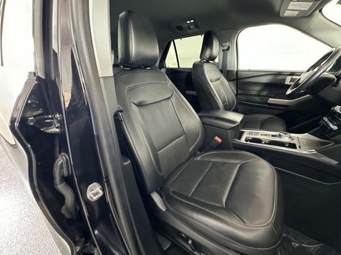 Used 2022 Ford Explorer Limited w/ Equipment Group 301A image 31