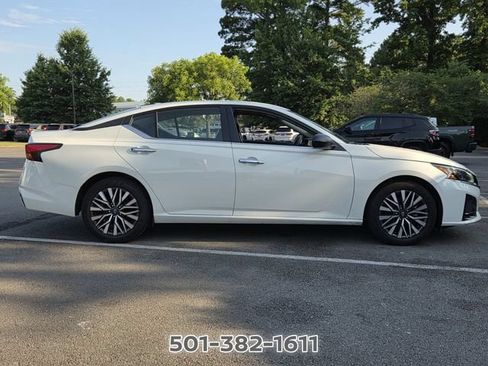Certified 2025 Nissan Altima 2.5 SV FWD image 6