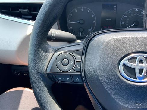 Used 2024 Toyota Corolla LE FWD image 32