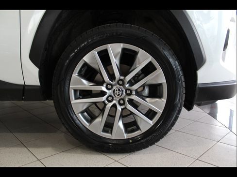 Used 2023 Toyota RAV4 XLE Premium image 10