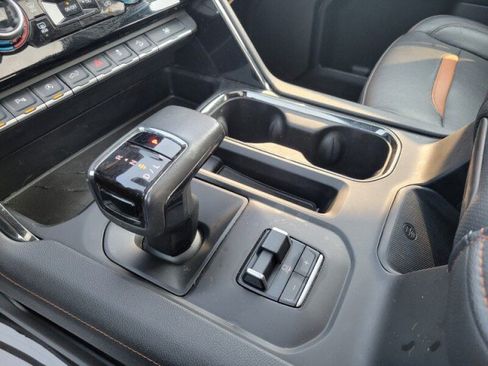 Used 2022 GMC Sierra 1500 AT4 w/ AT4 Premium Package AWD/4WD image 23