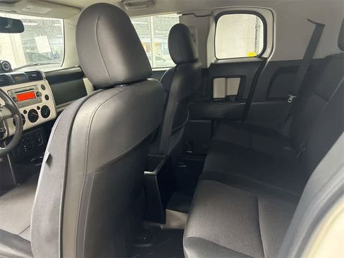 Used 2013 Toyota FJ Cruiser 4WD w/ Upgrade Pkg image 18