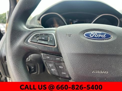 Used 2018 Ford Focus SE FWD image 12