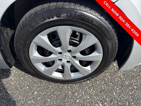 Used 2022 Toyota Corolla LE image 18