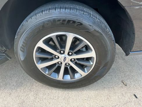 Used 2019 Ford Expedition Max XLT w/ Equipment Group 201A AWD/4WD image 9