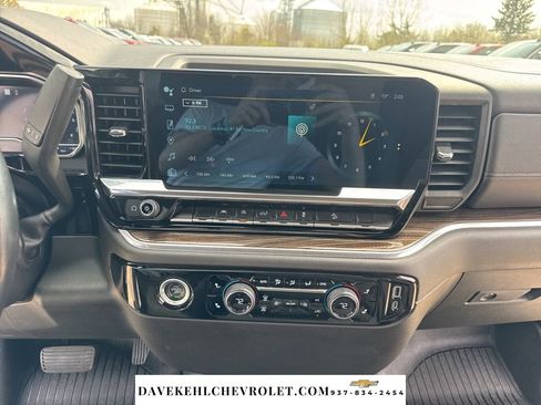 Used 2022 Chevrolet Silverado 1500 LT image 12