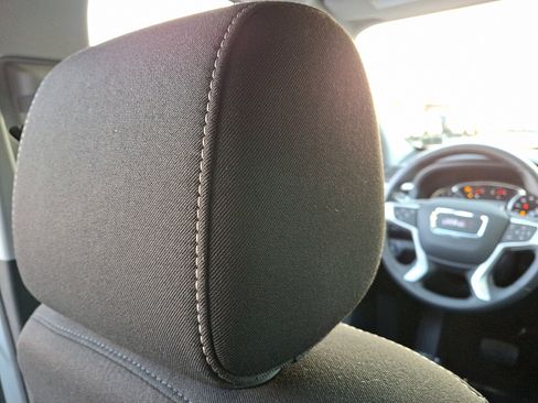 Certified 2023 GMC Acadia SLE w/ Driver Convenience Package image 13