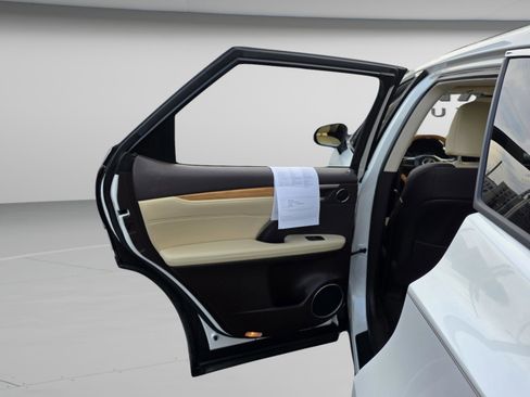 Used 2018 Lexus RX 350L w/ Premium Package image 24