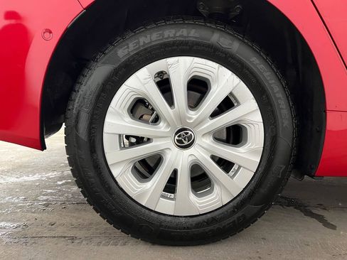 Used 2019 Toyota Prius LE FWD image 28