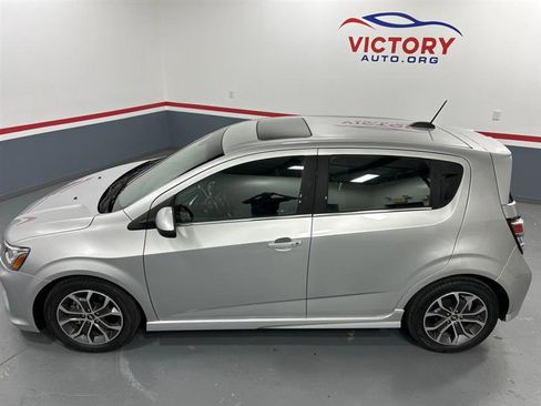 Used 2017 Chevrolet Sonic LT w/ Fun and Sun Package image 19