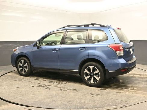 Used 2017 Subaru Forester 2.5i w/ Alloy Wheel Package image 4