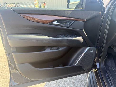Used 2016 Cadillac Escalade Luxury RWD image 24