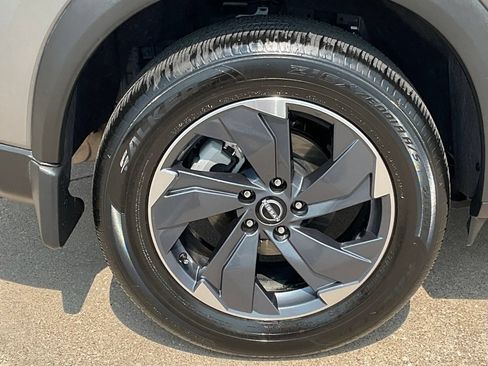 Used 2025 Nissan Rogue SV w/ SV Premium Package FWD image 7