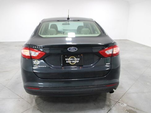 Used 2014 Ford Fusion SE FWD image 8