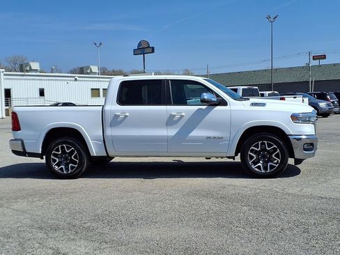 Used 2025 RAM 1500 Laramie AWD/4WD image 8