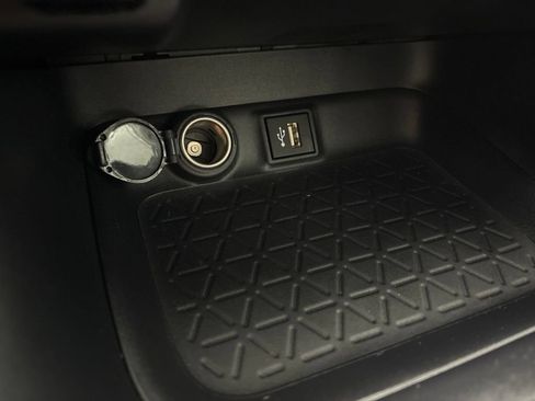 Used 2025 Toyota RAV4 XLE Premium FWD image 26