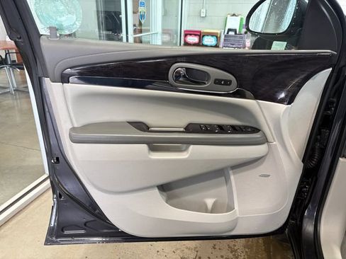 Used 2017 Buick Enclave Leather AWD/4WD image 18