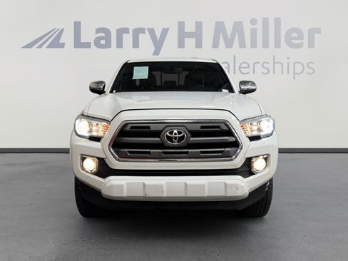 Used 2017 Toyota Tacoma Limited w/ Tow Package AWD/4WD image 8