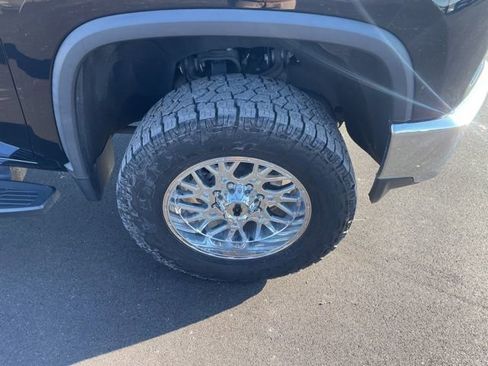 Used 2020 Chevrolet Silverado 2500 LTZ w/ LTZ Convenience Package image 12