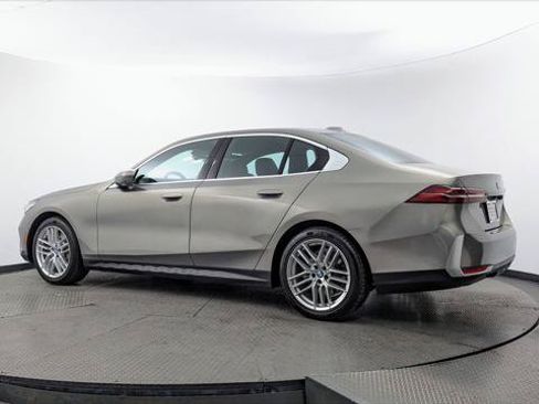 Used 2024 BMW 530i RWD image 6