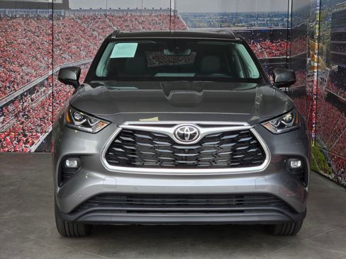 Certified 2026 Toyota Highlander Limited AWD/4WD image 3