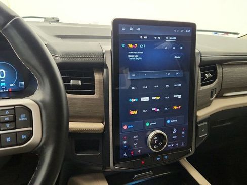 Used 2022 Ford Expedition Max Limited image 18