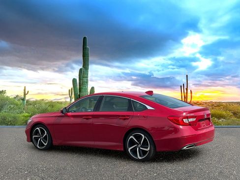 Used 2018 Honda Accord Sport image 4