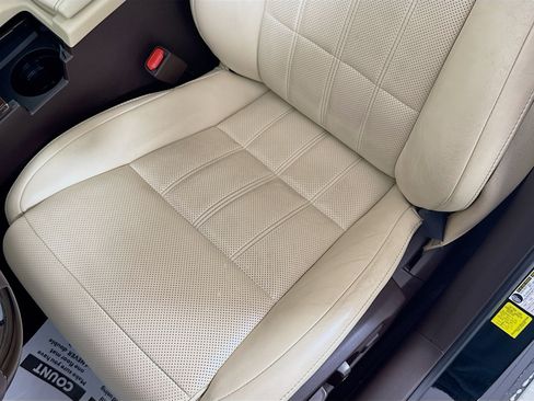 Used 2017 Lexus ES 350 w/ Ultra Luxury Package image 21