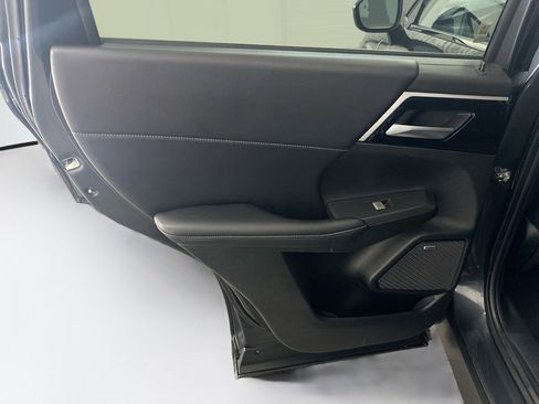 Used 2025 Mitsubishi Outlander SE AWD/4WD image 27