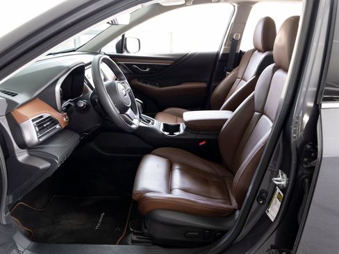 Used 2022 Subaru Outback Touring AWD/4WD image 11