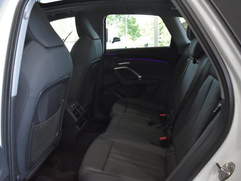 Used 2025 Audi Q5 Premium AWD/4WD image 25