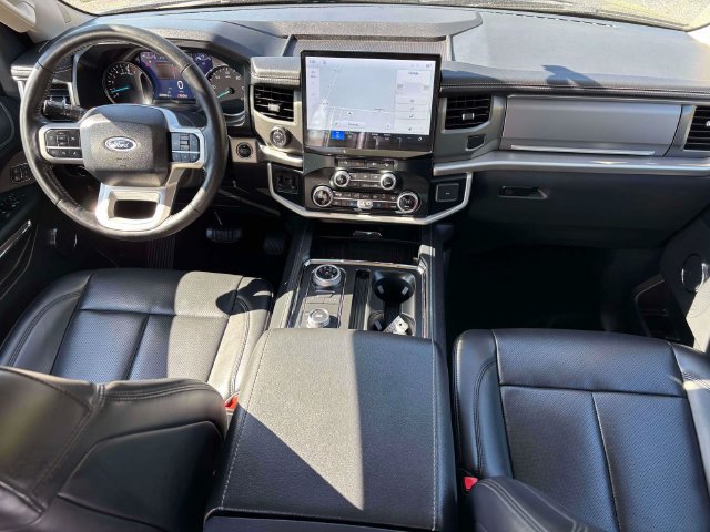 Used 2024 Ford Expedition XLT AWD/4WD image 33