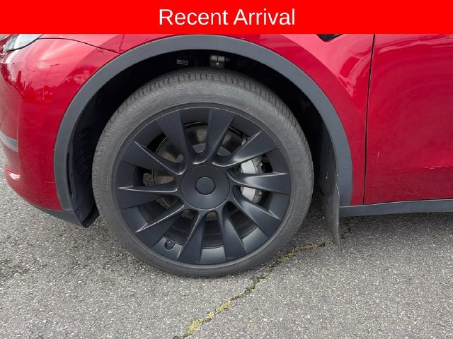 Used 2024 Tesla Model Y 2WD image 15