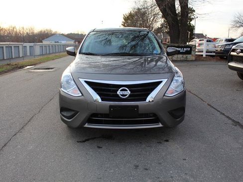 Used 2015 Nissan Versa SV image 2