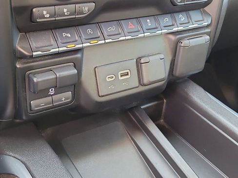 Used 2021 GMC Sierra 1500 Denali image 25