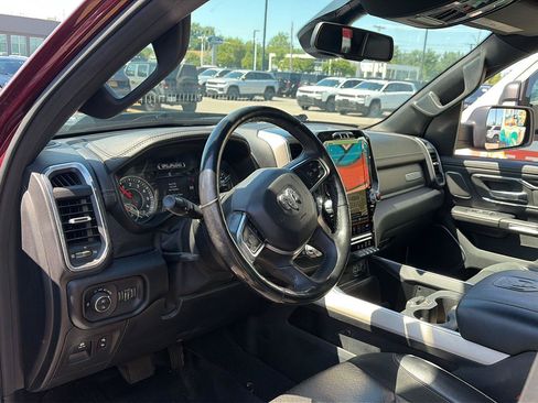 Used 2019 RAM 1500 Laramie AWD/4WD image 6