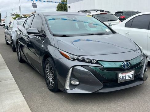 Used 2017 Toyota Prius Prime Advanced FWD image 5