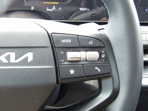 Certified 2025 Kia K4 EX FWD image 15