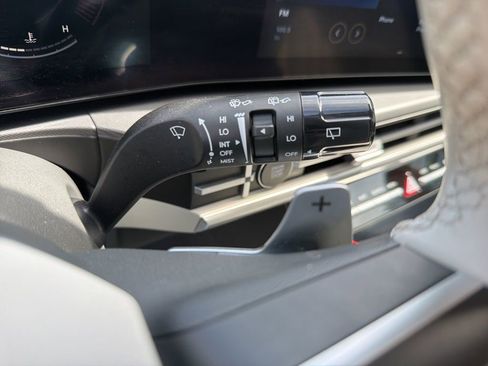 Used 2025 Hyundai Santa Fe SEL FWD image 29