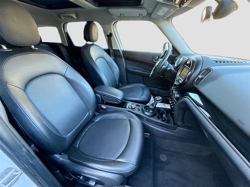 Used 2018 MINI Cooper Countryman w/ Premium Package image 28